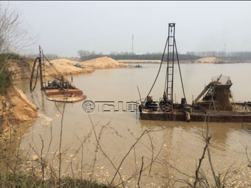 無節(jié)制開采河沙，河堤受損嚴重