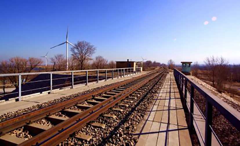 高鐵建設(shè)領(lǐng)域，加大對機(jī)制砂的需求