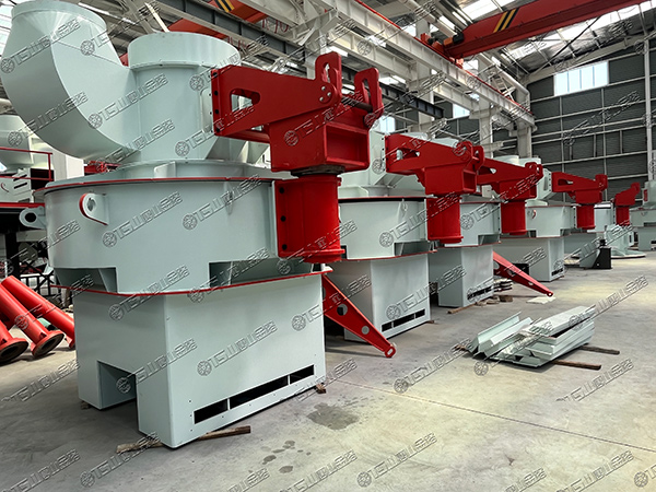 制砂選粉一體機(jī)：適合多種物料破碎，粒形圓潤(rùn)，針片狀少