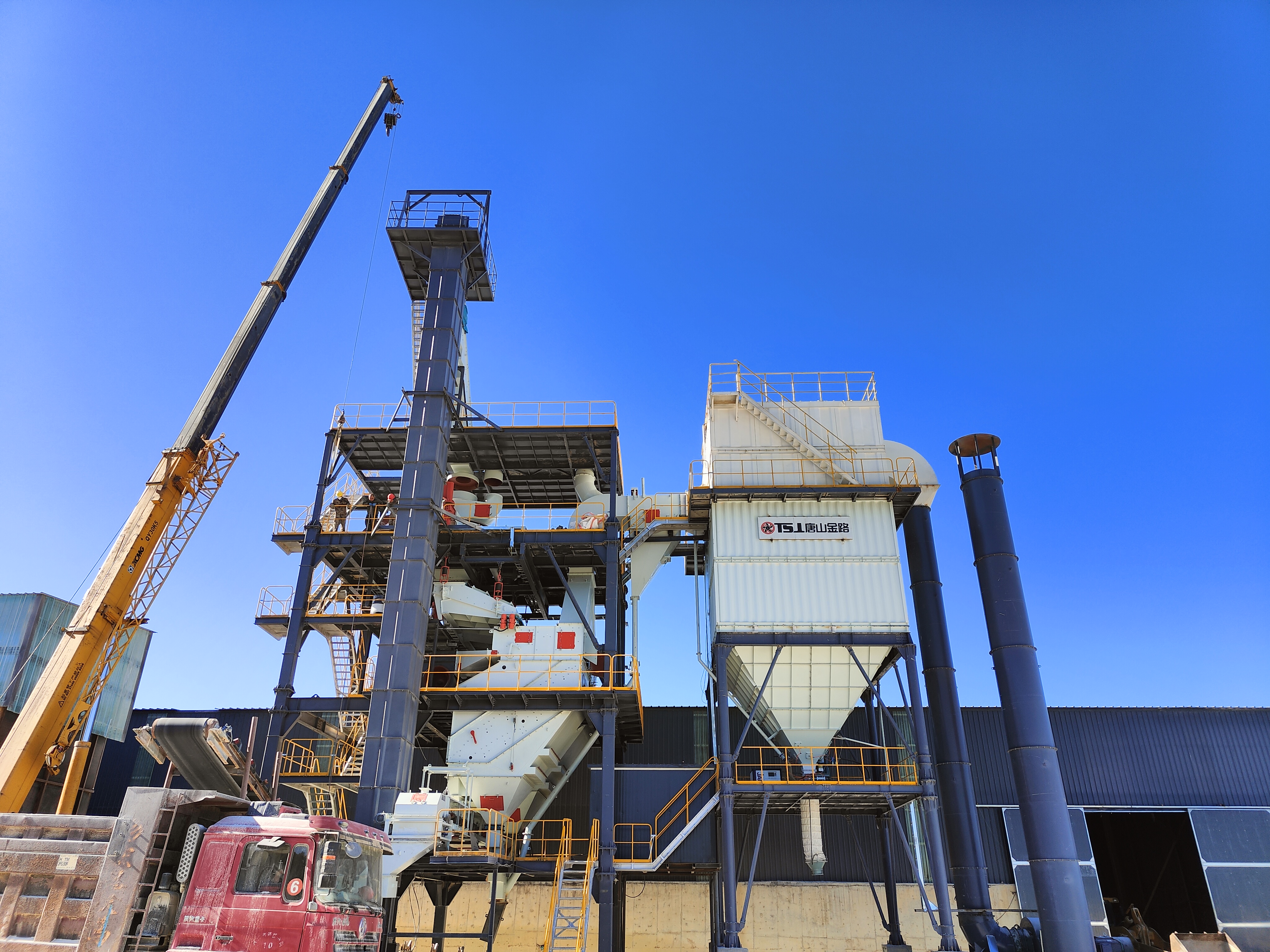 干法制砂樓：機(jī)制砂配比可調(diào)、含粉率可控，實(shí)現(xiàn)全年穩(wěn)定生產(chǎn)的核心利器