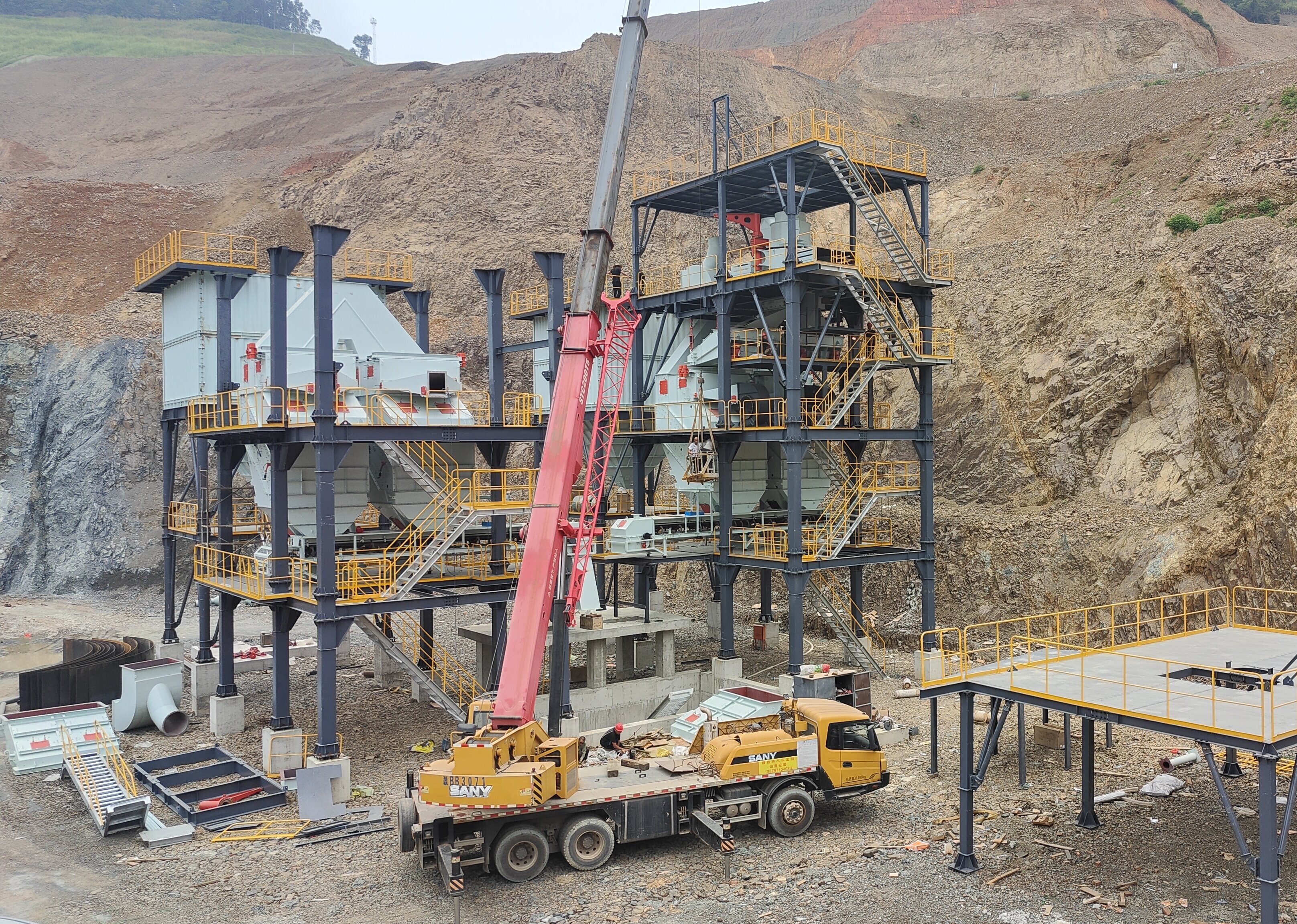 突破行業(yè)瓶頸！新型干法制砂樓實現(xiàn)配比可調(diào)、含粉率可控 引領(lǐng)綠色制砂新變革